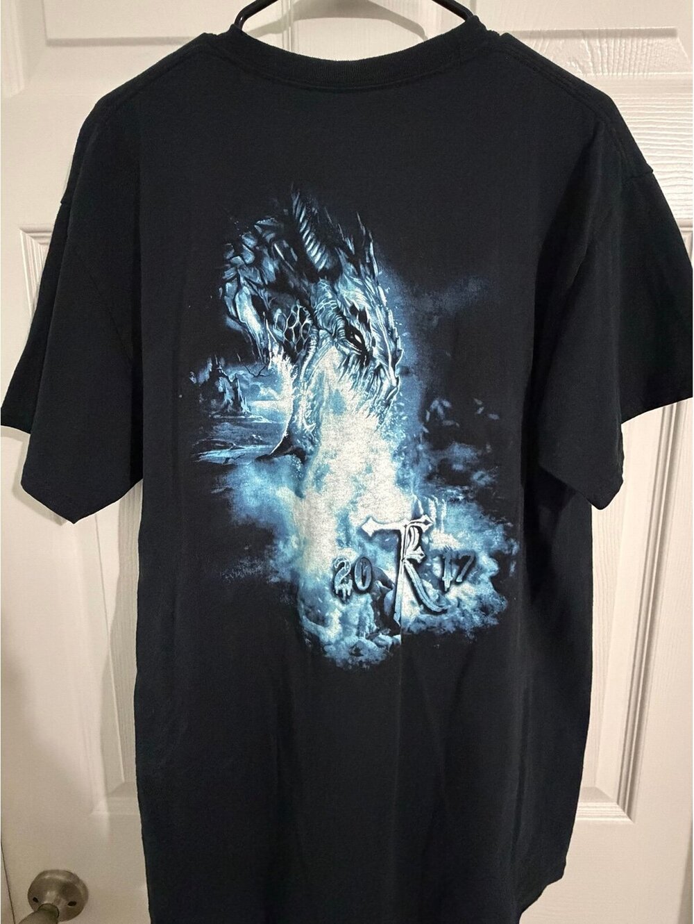 TR 2017 DRAGON FANTASY SIZE LARGE ANIME DND STYLE SHIRT